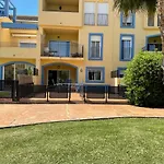 Paradise-serviden Apartman *